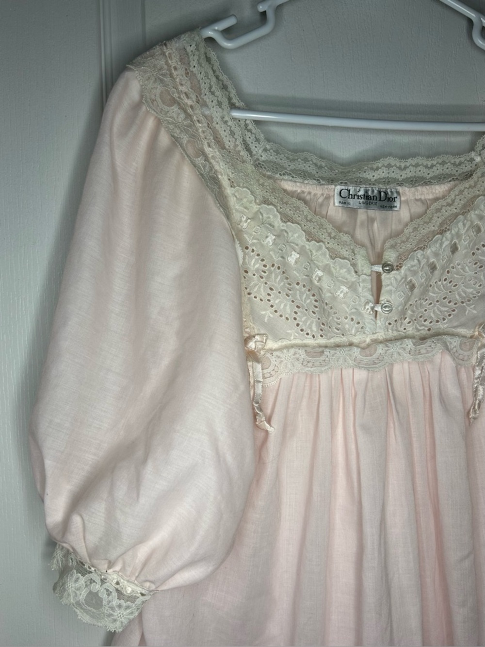 VTG Christian Dior Lingerie Nightgown Sz L Pale Pink Lace Trim Puff Sleeve USA - Picture 3 of 9